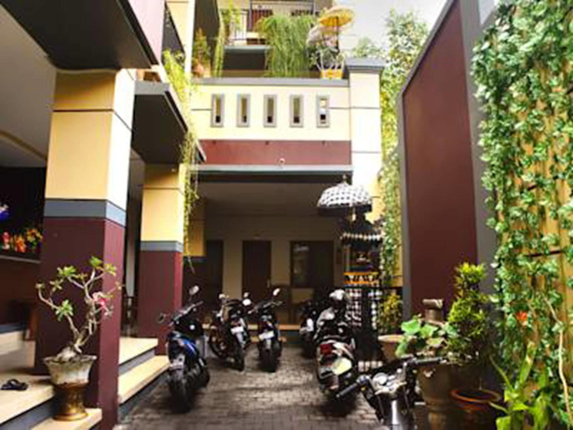 Graha Chania Legian كوتا المظهر الخارجي الصورة